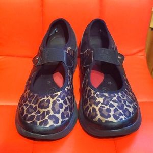 BZees Freefall Shoes size 9.5